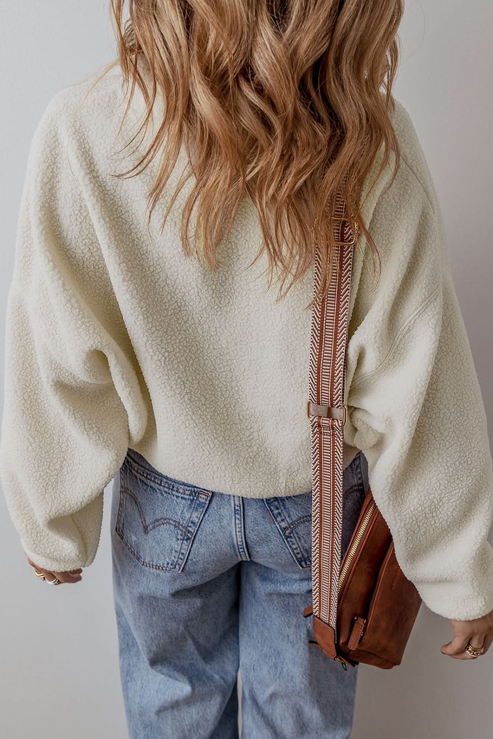 White fleece collar sweatshirt - Love Salve